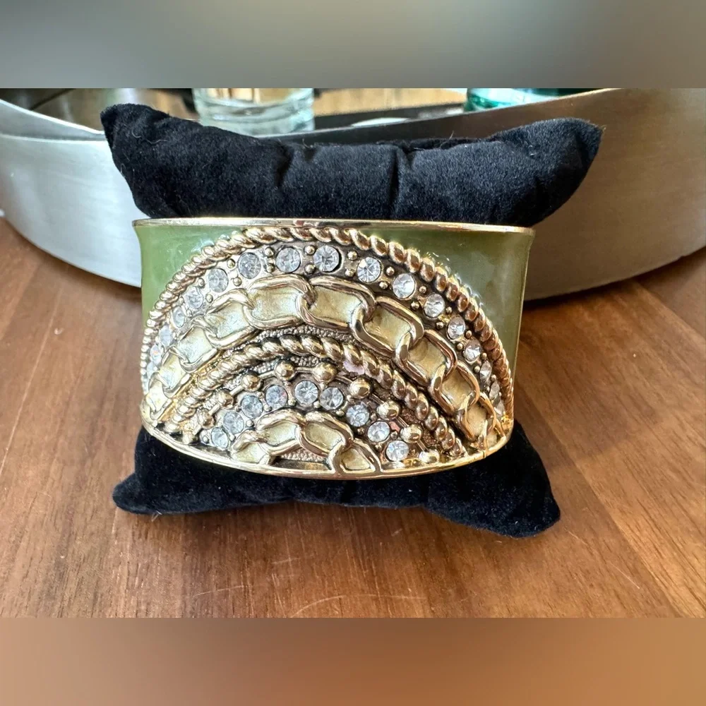 Retro Chain Design Wide Clamper Bracelet